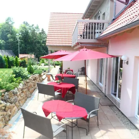 Am Kirschgarten 3*