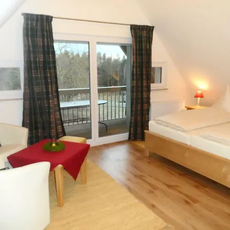 Am Kirschgarten 3*