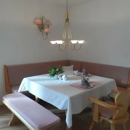 Pensionat Am Kirschgarten Goessweinstein